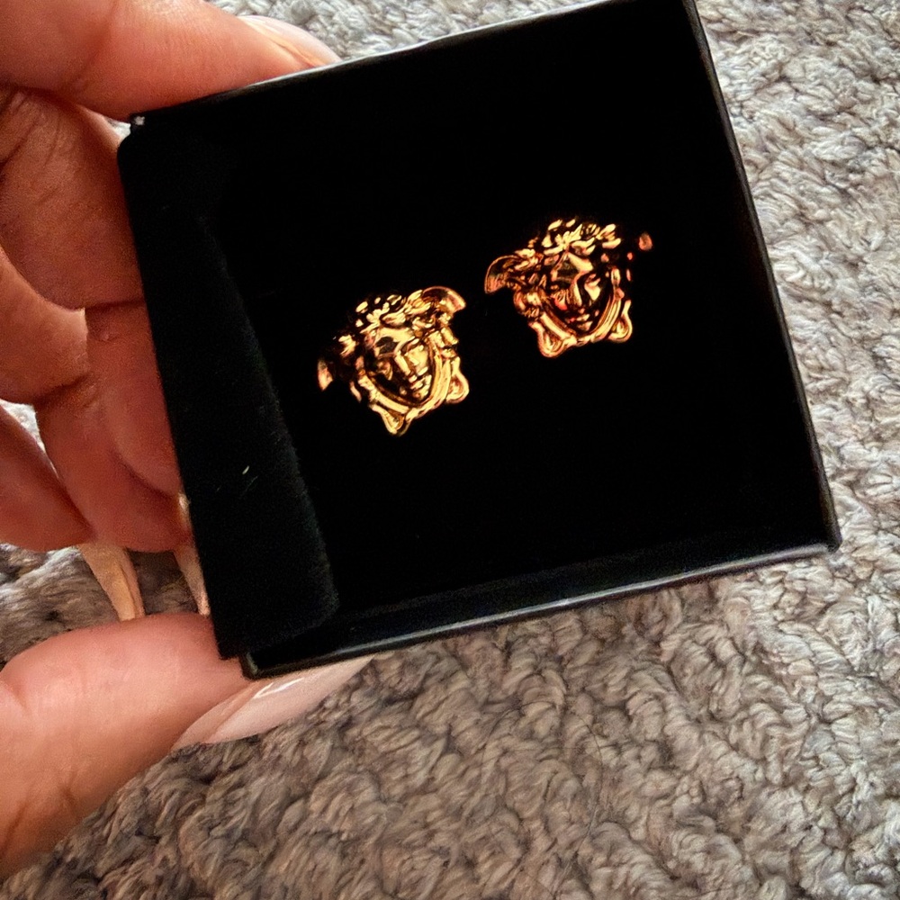 Versace “Medusa” stud earrings. - Picture 2 of 7